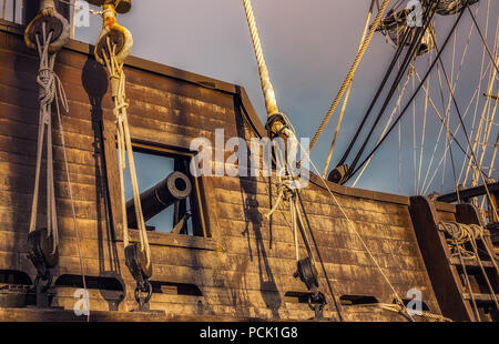 Kanone auf Segelschiff detail. Stockfoto