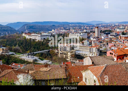 Stadt Veliko Tarnovo, Bulgarien - 24. März 2017. Panoramablick über die Stadt Veliko Tarnovo, Bulgarien Stockfoto