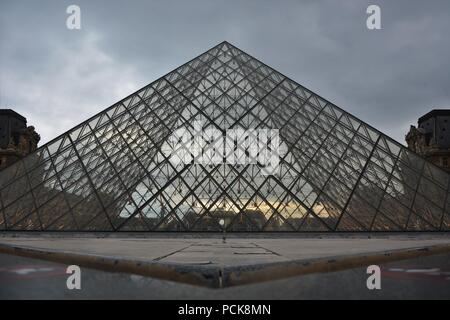 Perrault der Säulenhalle Square und dem Louvre. Stockfoto
