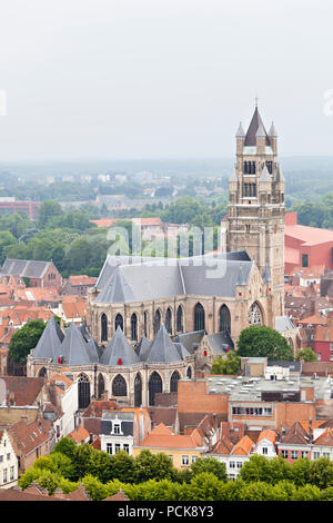 Sint Salvator Kathedrale (Saint die Christ-Erlöser-Kathedrale) in Brügge vom Glockenturm gesehen. Stockfoto