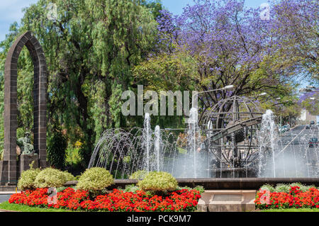 Rotunda do Infante und die Statue von Heinrich dem Seefahrer, Funchal, Madeira Stockfoto