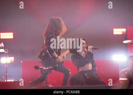 BONTIDA, Rumänien - 22 JULI 2018: Sängerin Madonna und ihre Band live auf der Bühne des wichtigsten Electric Castle Festival Stockfoto