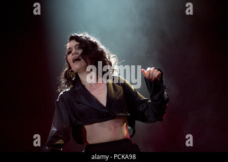 BONTIDA, Rumänien - 22 JULI 2018: Sängerin Madonna und ihre Band live auf der Bühne des wichtigsten Electric Castle Festival Stockfoto