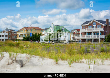 Beachfront Häuser in Ventnor City, New Jersey. Stockfoto