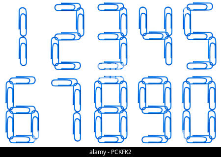 Mehrfarbige Abbildungen von Büroklammern auf weißem Hintergrund. Blauen zahlen. Stockfoto