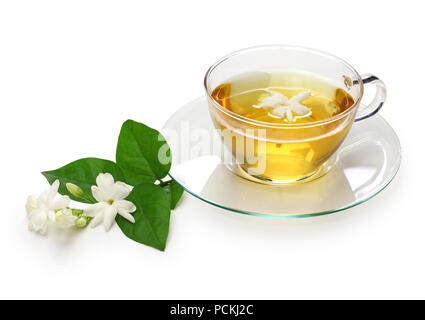 Hausgemachte Jasmin Tee und arabische Jasminblüte auf weißem Hintergrund Stockfoto