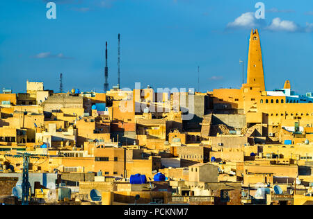 Anzeigen von Ghardaia, einer Stadt in der mzab Tal. UNESCO-Welterbe in Algerien Stockfoto