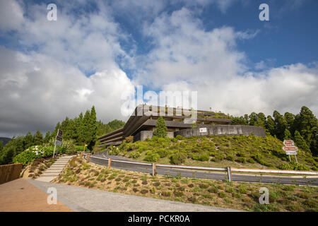 Verlassen Monte Palace Hotel in Miradouro Da Vista do Rei, Aussichtspunkt, Sete Cidades, Sao Miguel, Azoren, Portugal Stockfoto