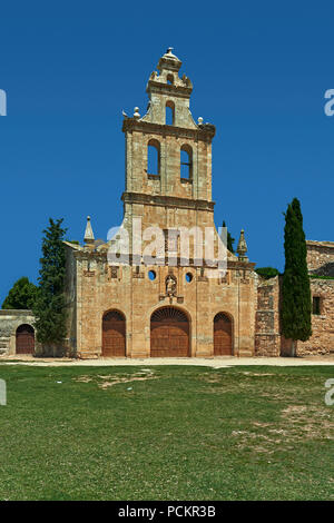 Die Ruinen der ehemaligen mittelalterlichen Kloster von San Francisco aus dem 13. Jahrhundert im Dorf Ayllon, Segovia, Spanien, Europa Stockfoto