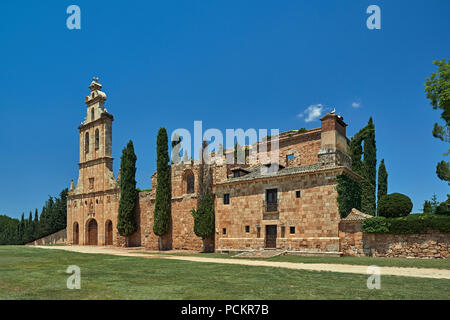 Die Ruinen der ehemaligen mittelalterlichen Kloster von San Francisco aus dem 13. Jahrhundert im Dorf Ayllon, Segovia, Spanien, Europa Stockfoto