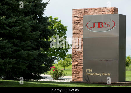 Ein logo Zeichen außerhalb des Hauptsitzes der JBS USA Holdings, Inc., in Greely, Colorado, am 21. Juli 2018. Stockfoto