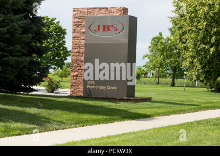 Ein logo Zeichen außerhalb des Hauptsitzes der JBS USA Holdings, Inc., in Greely, Colorado, am 21. Juli 2018. Stockfoto