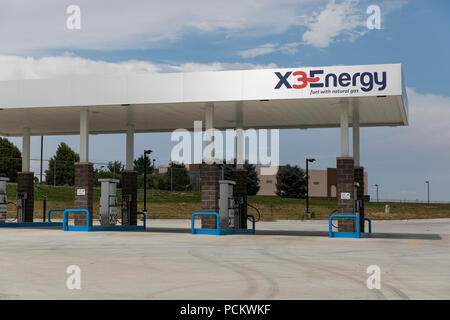 Ein logo Zeichen außerhalb eines X3 Energie und alternative Energie Erdgas- tankstelle in Greely, Colorado, am 21. Juli 2018. Stockfoto