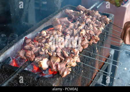 Sate klatak. Ziege oder Schaf satay Gericht aus Indonesien Stockfoto