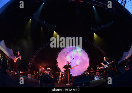 Portsmouth, Virginia, USA. 2 Aug, 2018. BRIT FLOYD ECLISPE auf Ihre ''World Tour'', Pink Floyd Hits im Union Bank und Vertrauen Pavillon in Portsmouth, Virginia am 2. August 2018. © Jeff Moore 2018 Credit: Jeff Moore/ZUMA Draht/Alamy leben Nachrichten Stockfoto