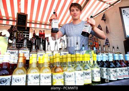 Blenheim Palace, UK. 3. August 2018. Steve O'Brien auf seinem Vintage ordial Stall am zweiten Tag der Countryfile Leben, wird für vier Tage im Blenheim Palace Bild: Ric Mellis 3/8/2018 Credit: Ric Mellis/Alamy leben Nachrichten Stockfoto