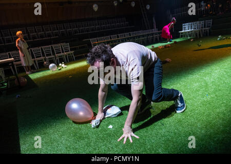 Edinburgh, Schottland, Großbritannien; 3. August, 2018. Mittsommer spielen Vorschau auf die Nabe Festival Theater als Teil des Edinburgh International Festival. Credit: Iain Masterton/Alamy leben Nachrichten Stockfoto