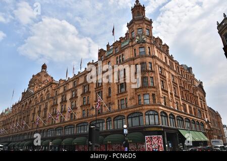 Iconic Harrods Kaufhaus, South Kensington, London, Vereinigtes Königreich Stockfoto