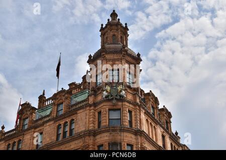 Iconic Harrods Kaufhaus, South Kensington, London, Vereinigtes Königreich Stockfoto