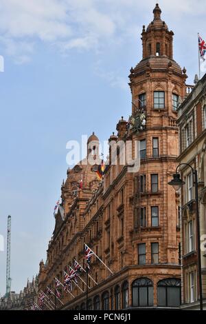 Iconic Harrods Kaufhaus, South Kensington, London, Vereinigtes Königreich Stockfoto