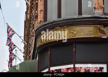 Iconic Harrods Kaufhaus, South Kensington, London, Vereinigtes Königreich Stockfoto