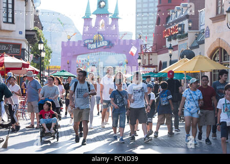 Los Angeles, Kalifornien, USA - 30. Juli 2018: Touristen und Besucher in den Universal Studios Hollywood, Los Angeles, CA Stockfoto