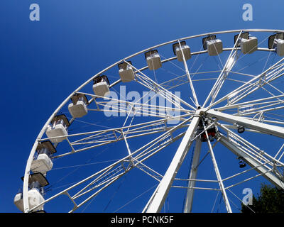 Das Riesenrad oder großes Rad als auch als hier in der Nähe der Allées Paul Riquet, Beziers, Frankreich Stockfoto