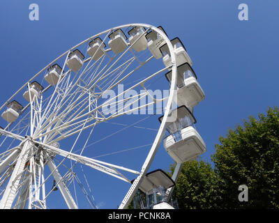 Das Riesenrad oder großes Rad als auch als hier in der Nähe der Allées Paul Riquet, Beziers, Frankreich Stockfoto