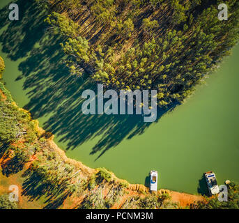 Auf der Suche nach günstig Hausboote am Ufer des wunderschönen Murray River in Australien Stockfoto