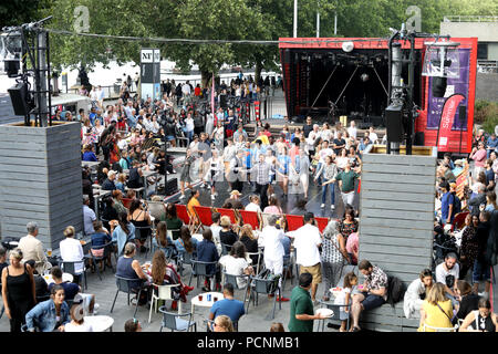 Salsa Tanzkurse auf der Southbank Stockfoto