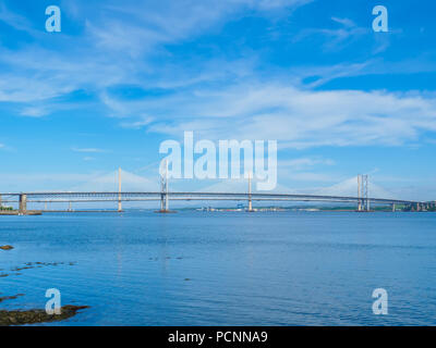 Blick auf die Queensferry überqueren Brücken über die Firth-of-Forth, Edinburgh, Schottland, Großbritannien. Stockfoto