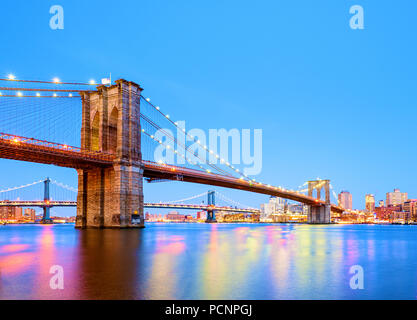 Brooklyn Brücke New York-City-Dämmerung Stockfoto
