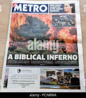 "Eine biblische Inferno' U-Front page Zeitung Schlagzeile Griechenland wildfire vom 25. Juli 2018 Stockfoto