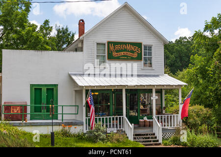 CATAWBA, NC, USA-22. Juni 18: Murray & Minges General Store ist über die Straße von Murray's Mühle, und befindet sich in einem nationalen historischen Bezirk. Stockfoto