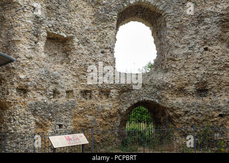 Die Ruinen von Odiham Castle, auch als St. John's Castle, in der Nähe von Odiham, Hampshire, England bekannt. Stockfoto