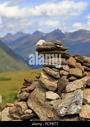 Cairn, Haufen von Steinen, Ötztaler Alpen in Tirol, Österreich Stockfoto