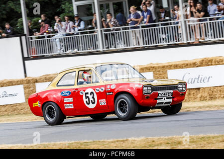 Die Allan Mann Racing 1968 Ford Escort Twin Cam mit Pilot Tom Kristensen am Goodwood Festival 2018 von Geschwindigkeit, Sussex, UK. Stockfoto