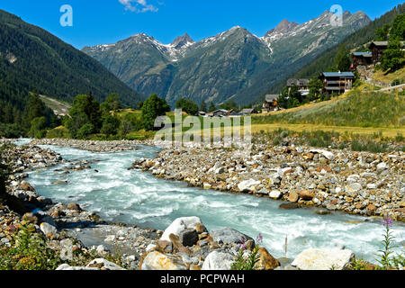 Bett der mountain river Lonza in der Nähe des Weilers Ried, Blatten, Lötschental Tal, Schweiz Stockfoto