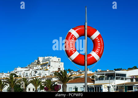 Rescue Buoy am Strand, Praia da Luz, Luz, Algarve, Portugal Stockfoto