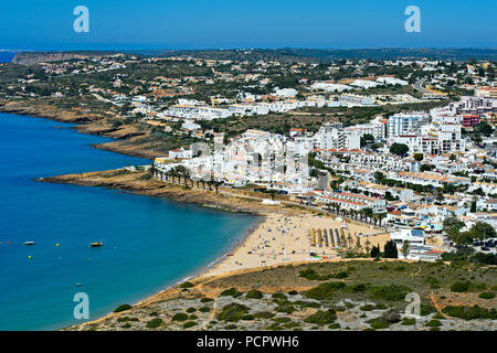 Blick auf Praia da Luz an der Algarve, Portugal Stockfoto