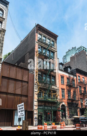 Manhattan, New York City, USA - 1. Juli 2018: Häuser in der Bond Street in Noho Stockfoto