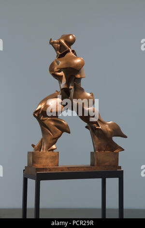 Bronzestatue "einzigartige Formen der Kontinuität im Raum" durch die italienischen Futuristen Künstler Umberto Boccioni (1913) in der Kunsthalle Mannheim Mannheim, Baden-Württemberg, Deutschland. Stockfoto