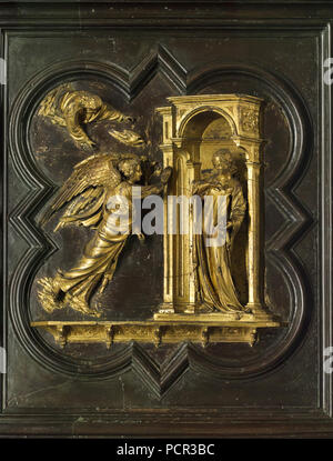 Verkündigung. Vergoldeter bronze Panel aus dem Norden Türen, die von der italienischen Frührenaissance Bildhauer Lorenzo Ghiberti für die in Florenz Baptisterium (Battistero di San Giovanni), nun im Museo dell'Opera del Duomo (Museum der Werke der Dom von Florenz) in Florenz, Toskana, Italien. Stockfoto