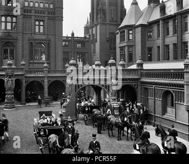 Königliche Eröffnung der Birmingham General Hospital, Small Heath, West Midlands, 1897. Artist: Bedford Lemere und Unternehmen. Stockfoto