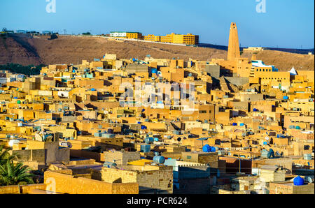 Anzeigen von Ghardaia, einer Stadt in der mzab Tal. UNESCO-Welterbe in Algerien Stockfoto