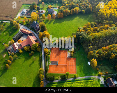 Kirche des Hl. Antonius von Padua in der Geithe, Tennis club TC-Geithe, Uentrop, in der Geithe, Hamm, Ruhrgebiet, Nordrhein-Westfalen, Deutschland Stockfoto