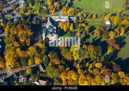 Schloss Herdringen im Stadtteil Herdringen, Tudor Schloss mit Park Landschaft und Game Reserve, Arnsberg, Arnsberg-Neheim, Sauerland, Nordrhein-Westfalen, Deutschland Stockfoto