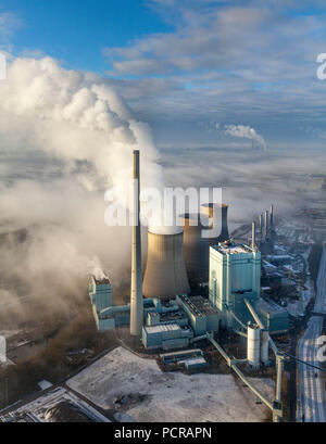 RWE Power Gersteinwerk, Kohlekraftwerk im Winter Licht, inversion Wetterlage über Werne, Werne, Ruhrgebiet, Nordrhein-Westfalen, Deutschland Stockfoto