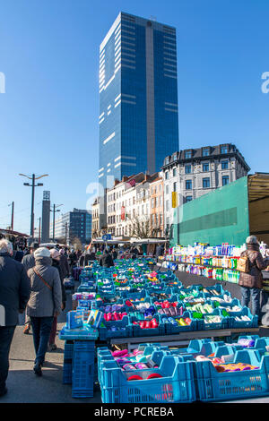 Höchste Gebäude in Belgien, Tour du Midi, Zuidertoren, im Bezirk von Saint-Gilles/Sint-Gillis, im Stadtzentrum von Brüssel, Bürogebäude Stockfoto