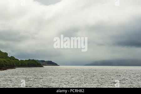 Blick auf die Halbinsel Kintyre in einem bewölkten Tag Stockfoto